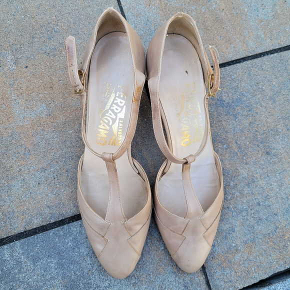 Ferragamo kitten Heels sz 6 - Picture 9 of 9